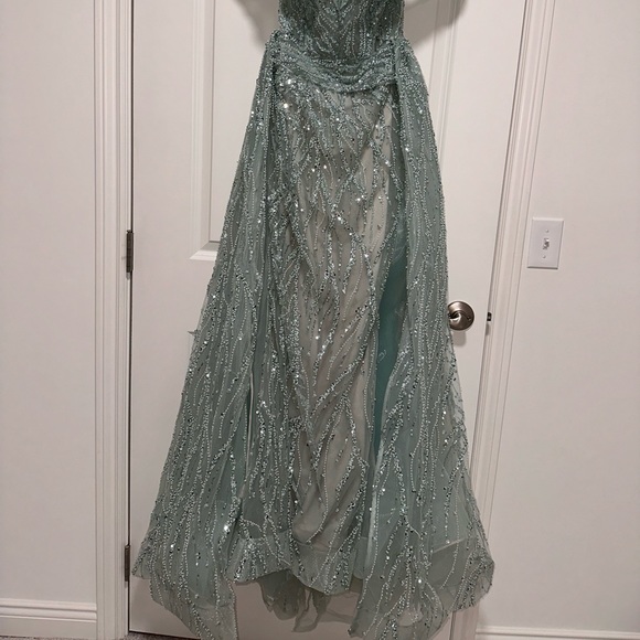 Beautiful Wedding guest dress! Only worn once! In great condition! $650 OBO - Picture 3 of 8